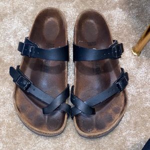 Black Birkenstock’s